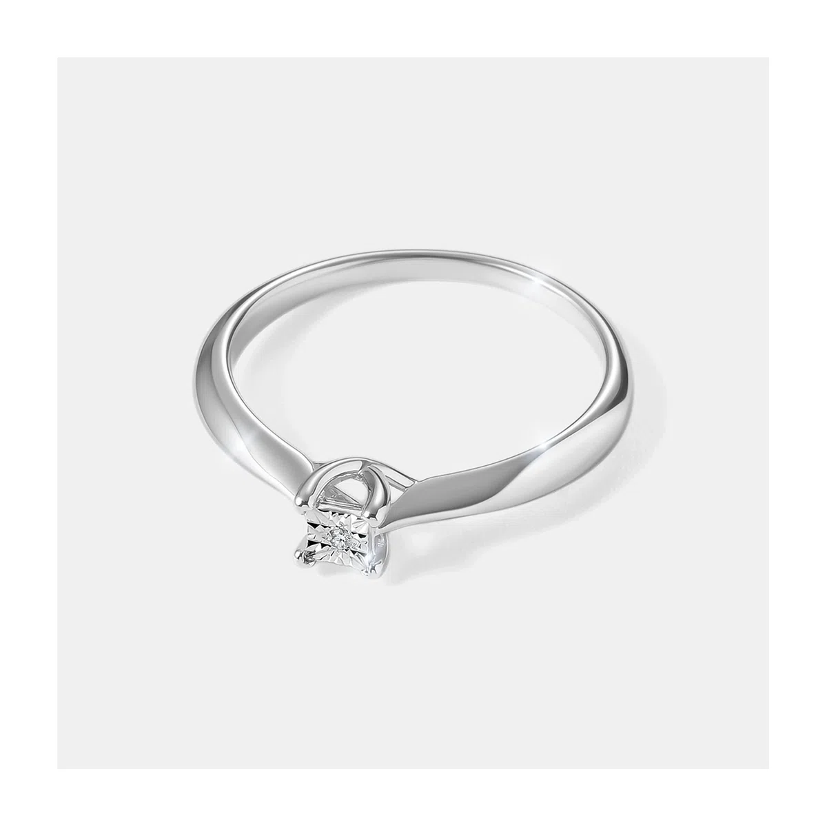 Серебряное кольцо с бриллиантом UVI, арт. 10321-001564, 2,02 г, 0 карат