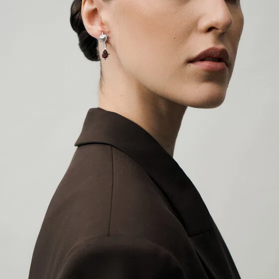 Серьги из белого золота с бриллиантами и гранатами COBRA JEWELRY Poison Drop — модель 9ur092p