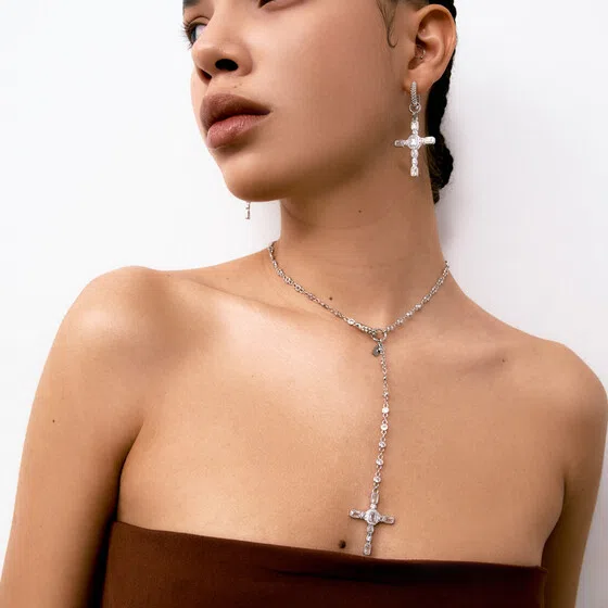 Серебристое колье-галстук с фианитами Violet INDULGENCE safina concept Poison Drop — модель yh6ke7n — фото 2