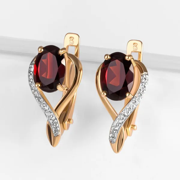 Серьги из красного золота с гранатами и фианитами — арт. 000-379509