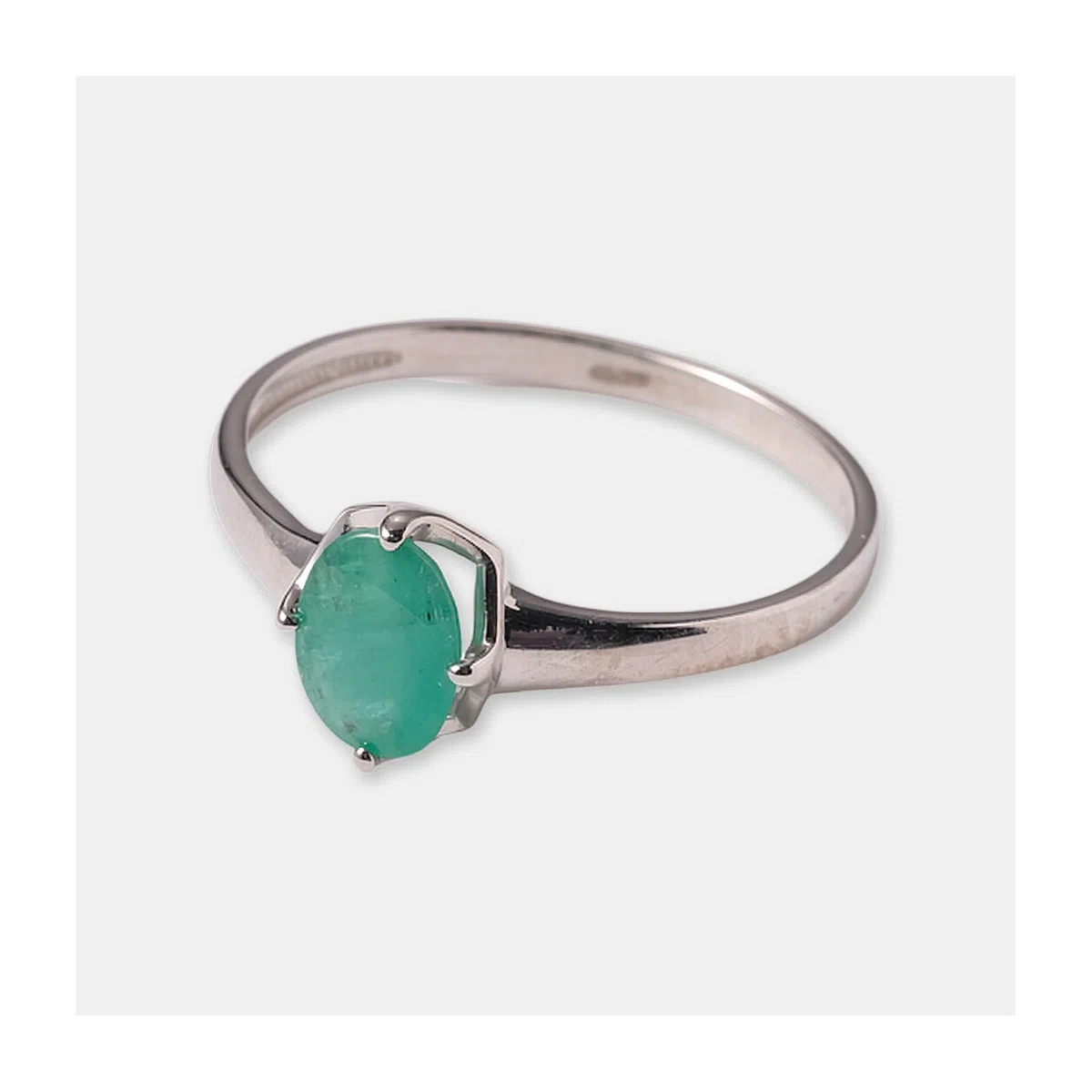 Серебряное кольцо с изумрудом UVI, арт. 10321-001422