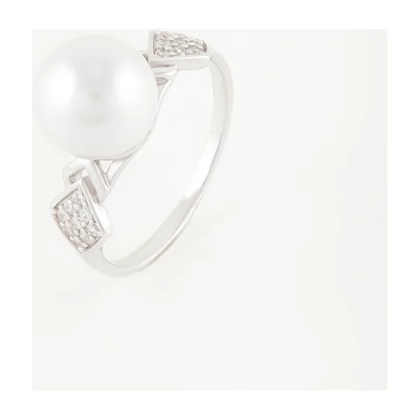 Кольцо из серебра жемчугом и Swarovski и фианитами — арт. 000-305468