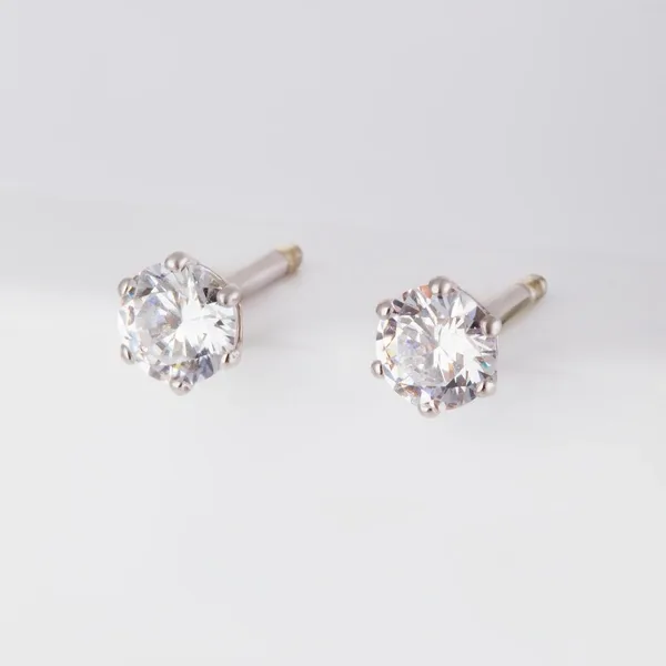 Серьги гвоздики из серебра с фианитами — арт. 000-367944