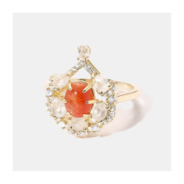 Серебряное кольцо с солнечным камнем