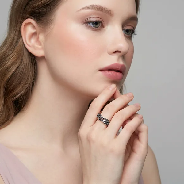 Серебряное кольцо со шпинелью — арт. 10322-005086