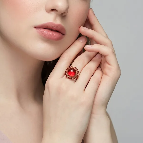 Серебряное кольцо с янтарем