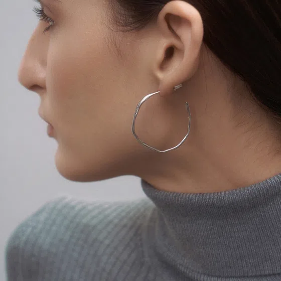 Серьги-кольца из ювелирного сплава Ringstone Poison Drop — модель ji2f9q9 — фото 4