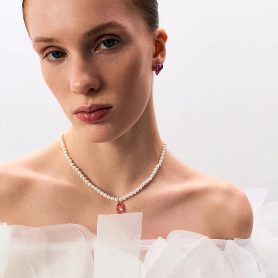 Серебристое колье из белых бусин с красным кристаллом Herald Percy Poison Drop — модель rt6ie6p — фото 3
