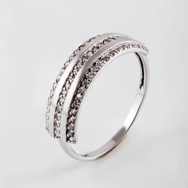 Кольцо из серебра с фианитами — арт. 000-322311