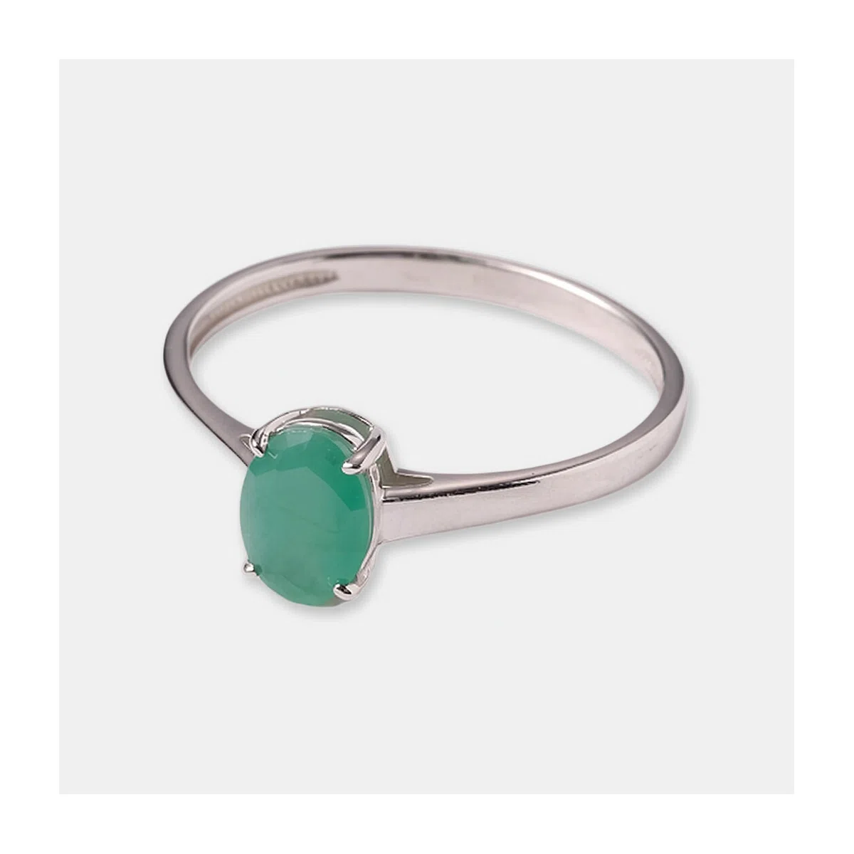 Серебряное кольцо с изумрудом UVI, арт. 10321-001424