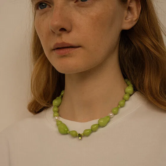 Колье с зелёными бусинами и речным жемчугом Juicy Lime Leo Lee Poison Drop — модель wmmcwhg — фото 2