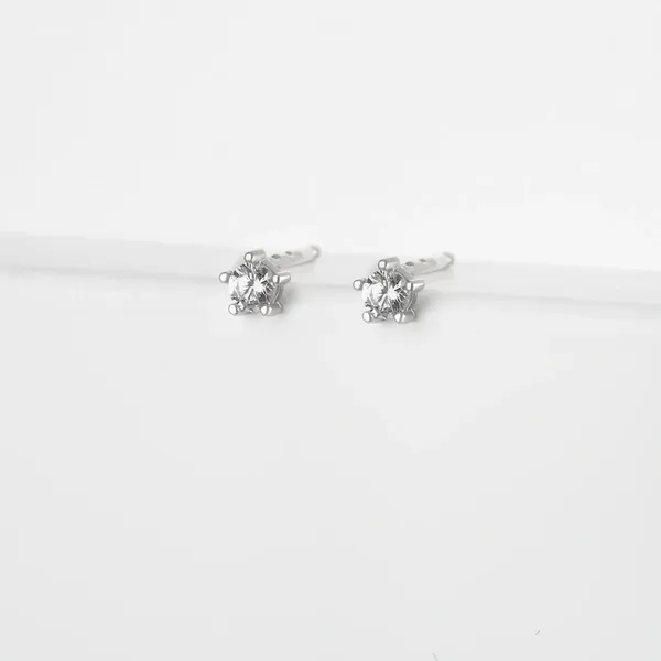 Серьги гвоздики из серебра с фианитами — арт. 000-358985