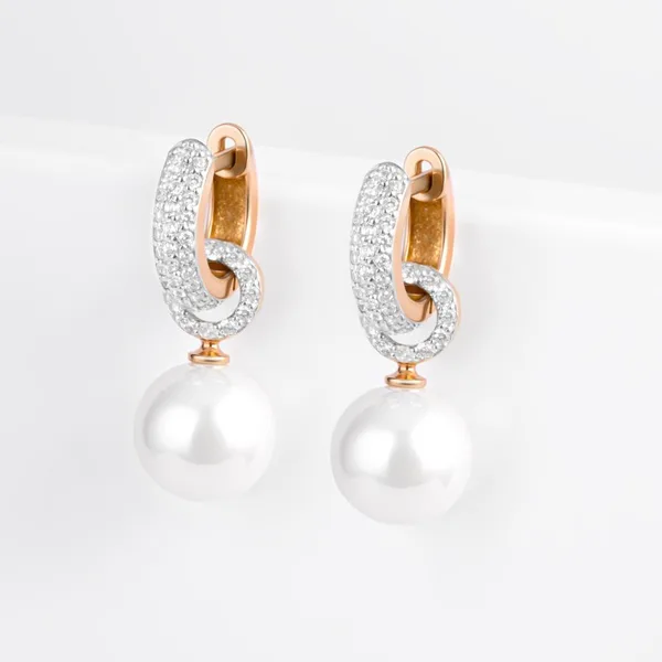 Серьги подвесные из красного золота с жемчугом и фианитами — арт. 000-395504