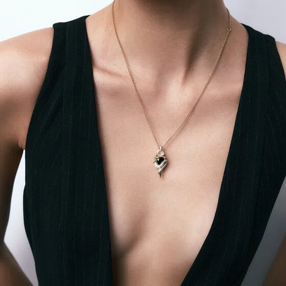 Колье из золота с сапфиром, бриллиантами и топазами COBRA JEWELRY Poison Drop — модель bf019sq