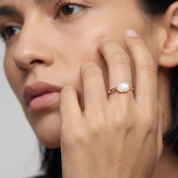 Серебряное кольцо с лунным камнем — арт. 10322-003974