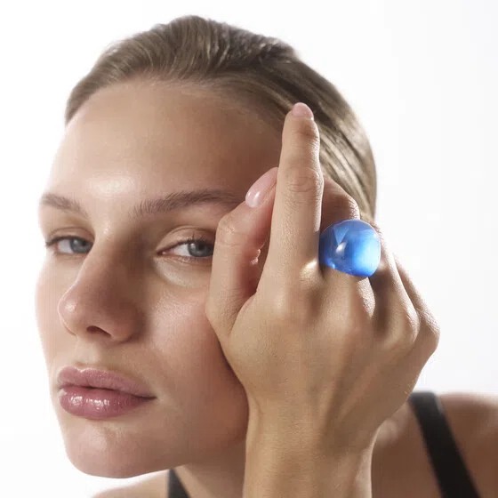 Кольцо-кабошон из хрусталя с голубой патиной Lalique Poison Drop — модель 2kuj5j8 — фото 2