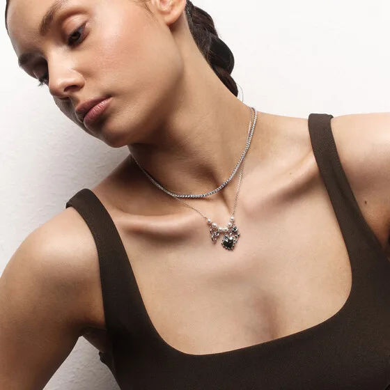 Серебристое колье с кристаллами CHAKRA — модель 7mzzkvs