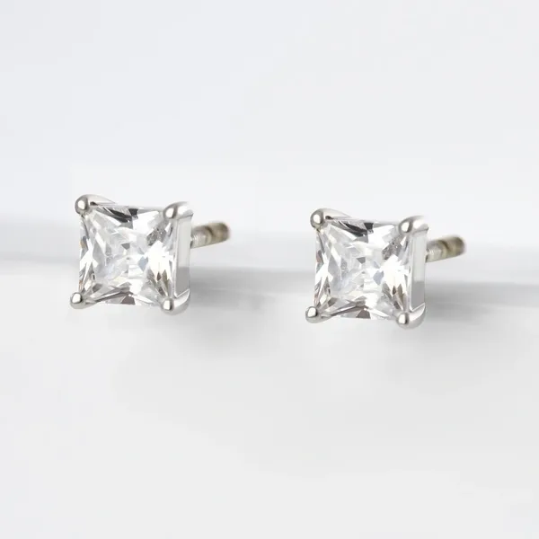 Серьги гвоздики из серебра с фианитами — арт. 000-373547