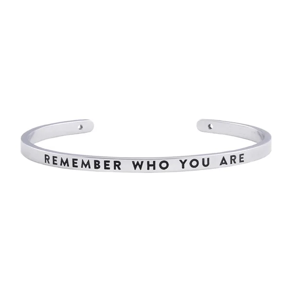 Браслет REMEMBER WHO YOU ARE — модель asdx90y