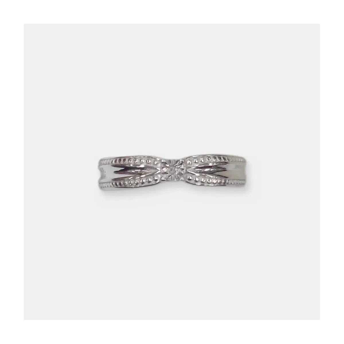 Серебряное кольцо с бриллиантом UVI, арт. 10321-001213, 2,35 г, 0,01 карата