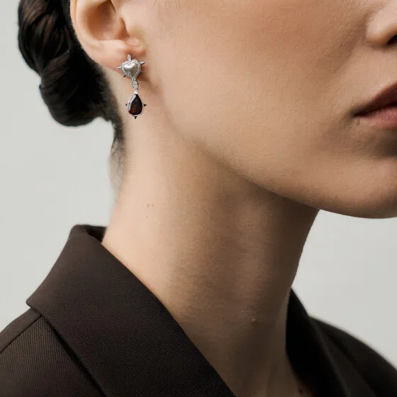Серьги из белого золота с бриллиантами и гранатами COBRA JEWELRY Poison Drop — модель 9ur092p — фото 2