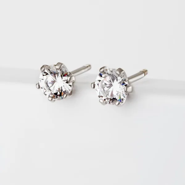 Серьги гвоздики из серебра с фианитами — арт. 000-327882